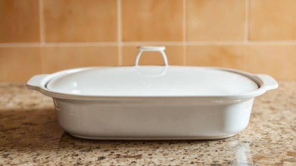 5 conseils pour sélectionner un plateau traiteur avec couvercle idéal